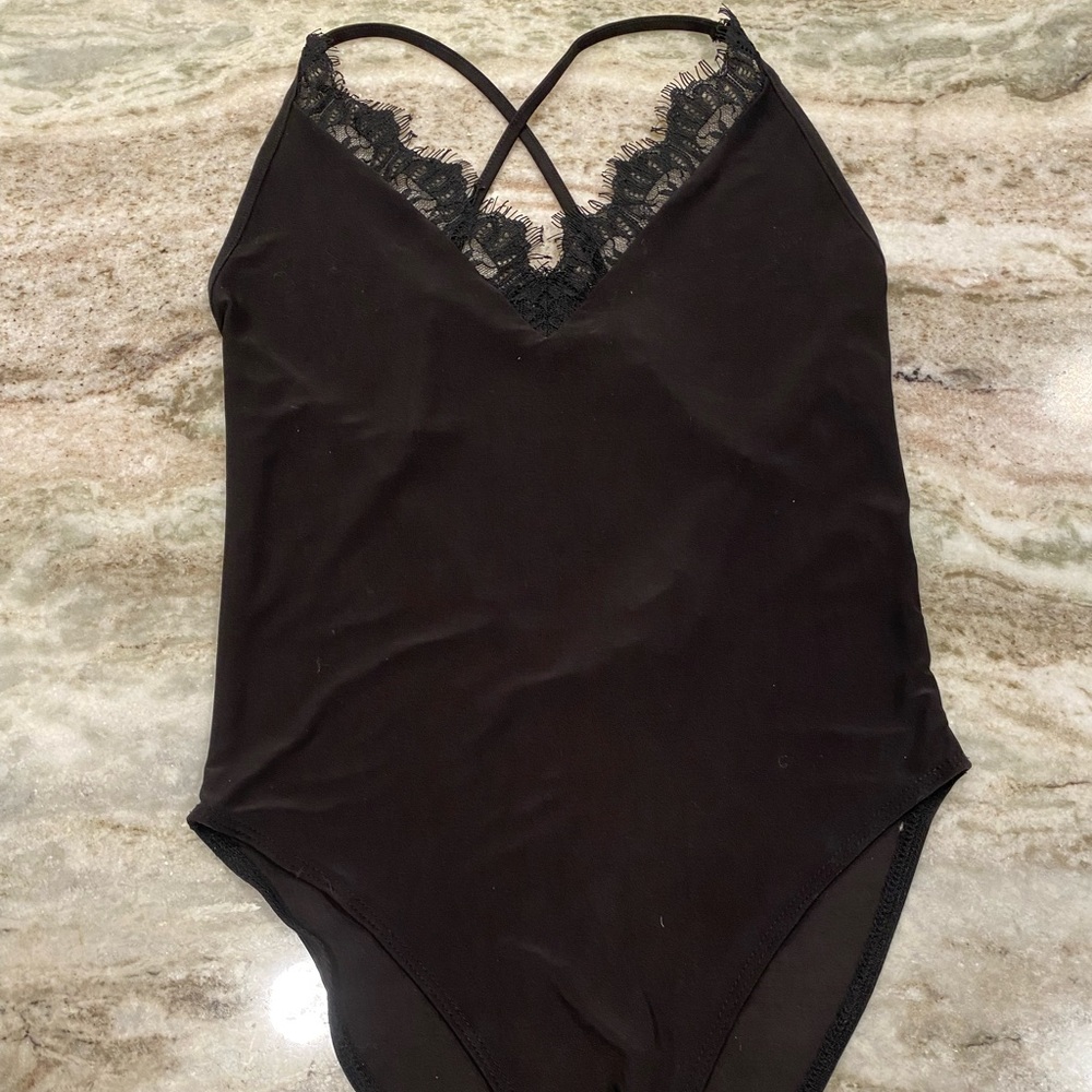 Lace detailed bodysuit with open back